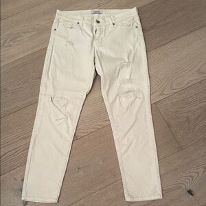Ripped 5 pocket White Jean